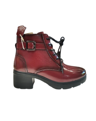 Botín de piel tacón color burdeos en charol