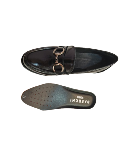 Zapato de piel color negro de la marca Baerchi