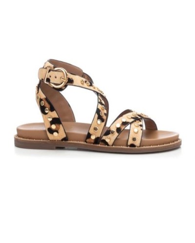 Sandalia de Carmela plana color beigecon leopardo