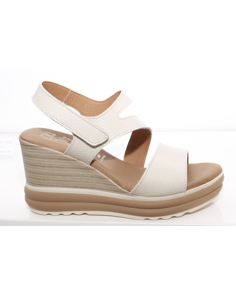 Sandalia Oh My Sandals beige cuña alta