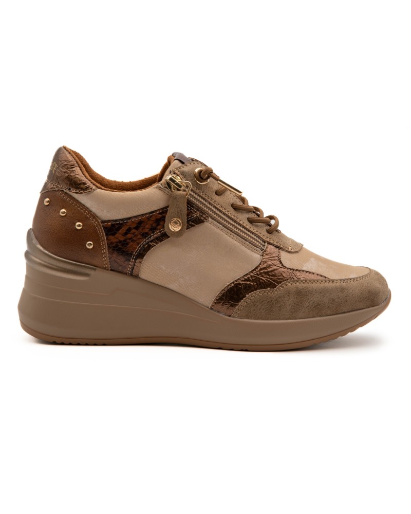 Deportiva MYSOFT color marrón Deportiva de cremallera a un lado y tela color beige, burdeos y marrón