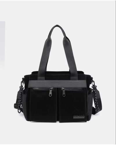 Bolso señora Pepe Moll Bolso con bolsillos de Pepe Moll  . Sin duda la acompañante perfecta para el día a día y que puedes lleva